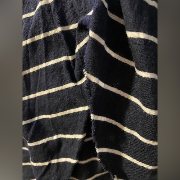 Hollister Navy Blue/White Striped Short Sleeve Tee Loose Fit V Neck Raw Hem M - Picture 4 of 5